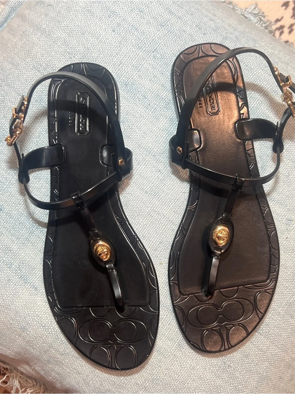 COACH Pier Shiny Jelly T-Strap Charm Jelly Thong Sandals Flip Flops